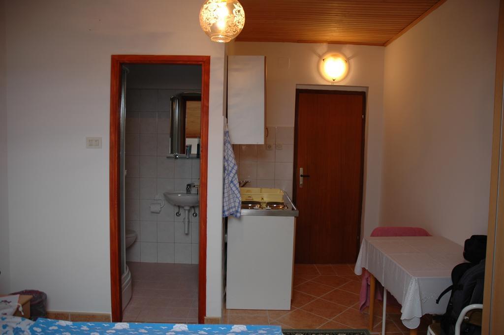 Apartment Latinovic Vodice Oda fotoğraf